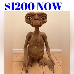 Ultimate Toys & Sports Collector Shop = KingMcdavid97 & Irish_Leprechaun